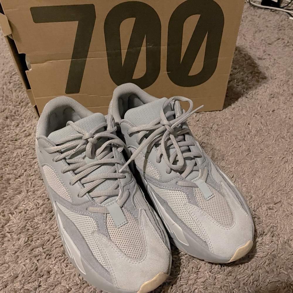Yeezy Sneakers with Box